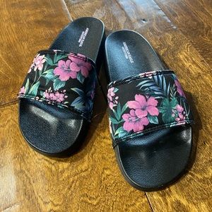 American Eagle floral slides